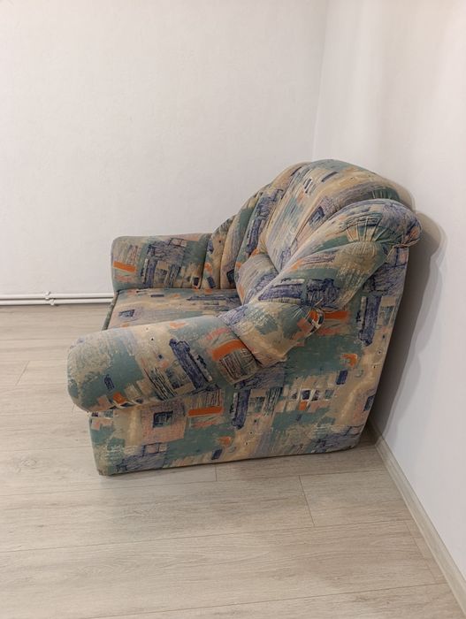 Мякий розкладний кут та два крісла