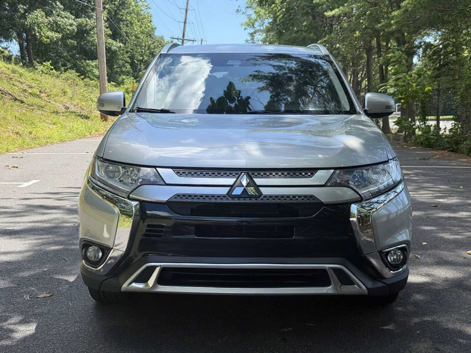 Mitsubishi Outlander SEL      2020