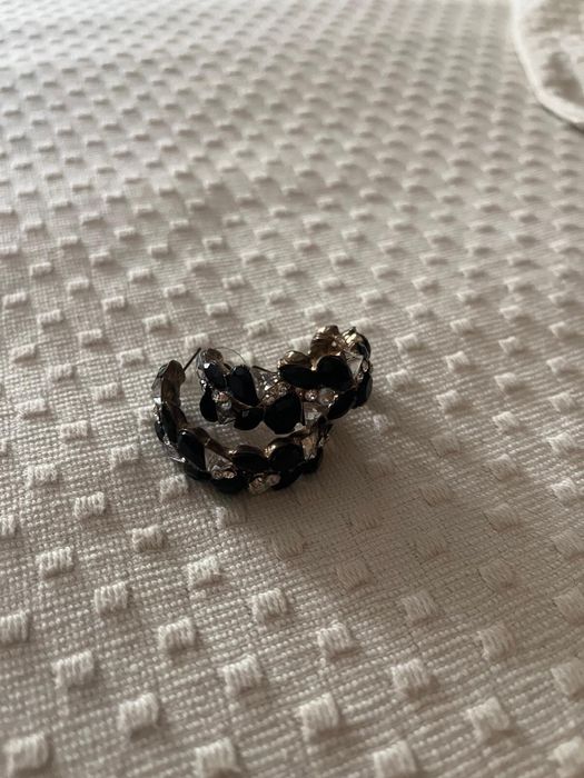 Várias peças em prata ou aço da melhor qualidade, como novas