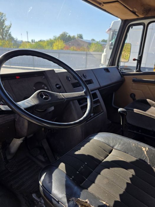 мерседес 711 1996 року