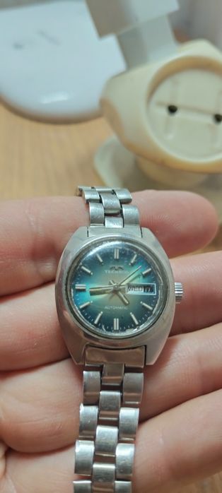 Часы TECHNOS 70 годов женские