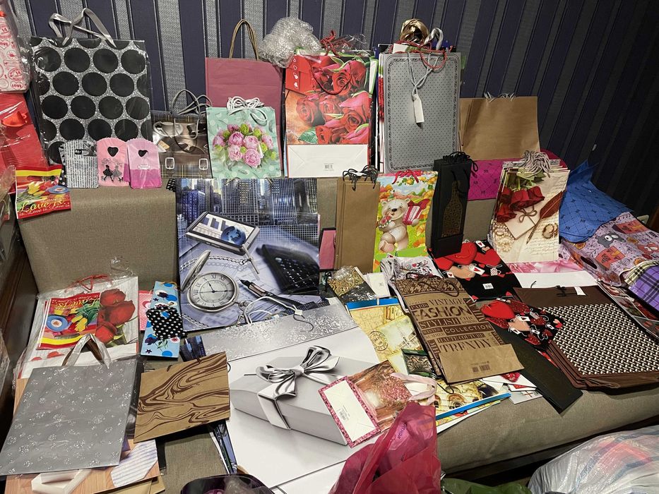 Пакеты копилки и подарочные упаковки коробки разного вида и обьема