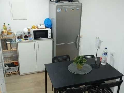 Quarto junto metro Francos