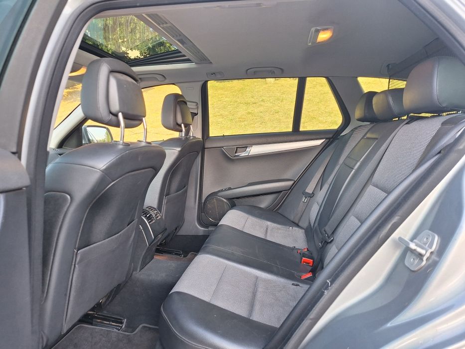 Mercedes-Benz C 220 — fotografia 6