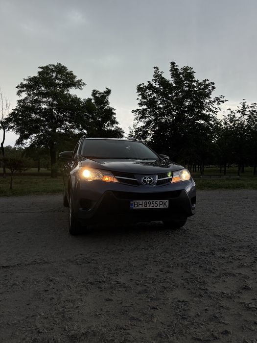 Toyota RAV 4 2013 2.5 автомат газ/бензин
