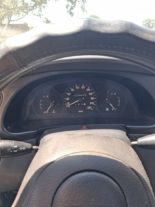 Продам автомобіль деу ланос.
