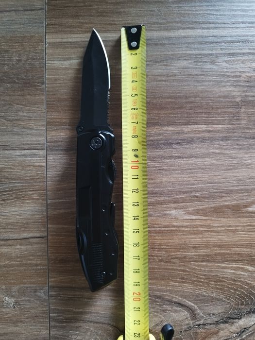 Multitool scyzoryk skladany