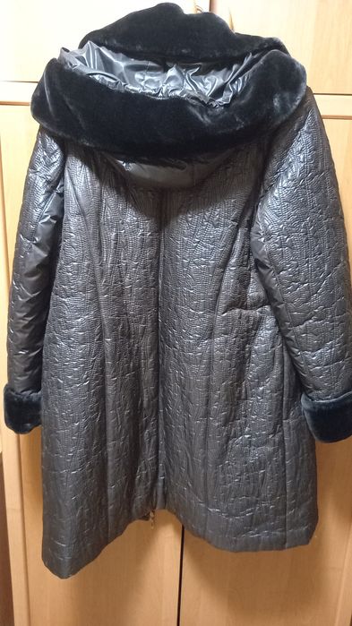 Пальто жіноче коричневе зимове 54 р з  капюшоном