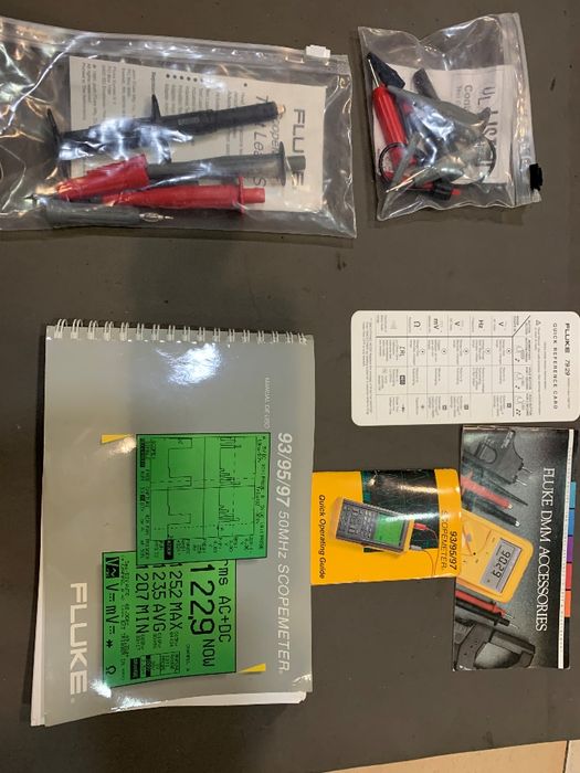 Philips Fluke PM97 50 MHz Digital Osciloscopio /Multimetro Portátil64584568588801121