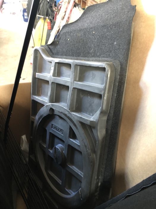 Material porta bagagens toyota yaris comercial