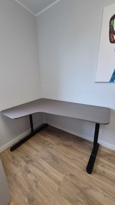Narożne biurko Bekant Ikea