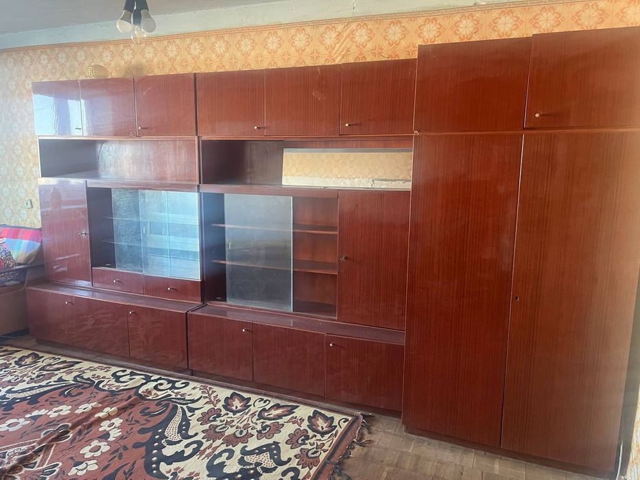 Віддам старі меблі