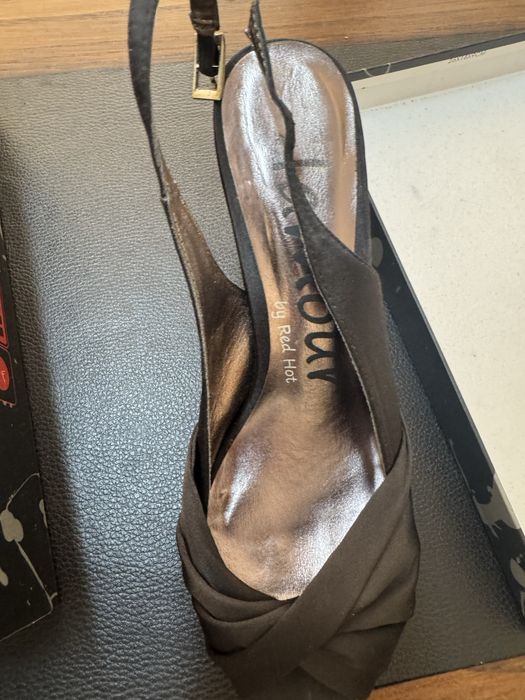 Sandalias pretas