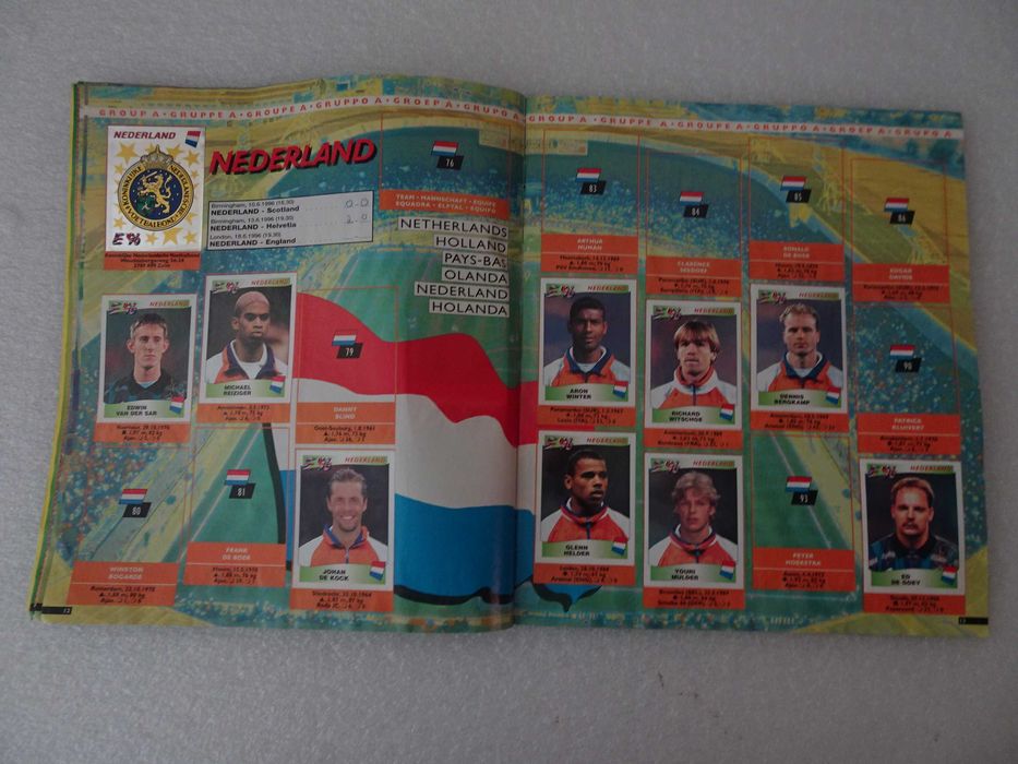 Caderneta de cromos de futebol Europa 96 Panini (tem 182 cromos)