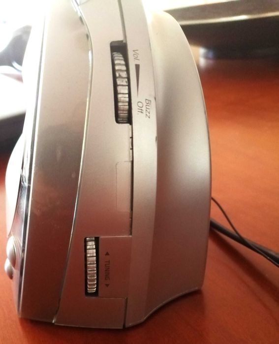 Rádio despertador AEG