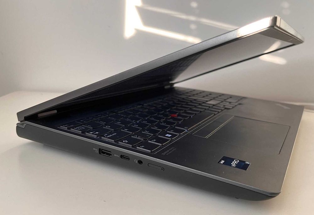 Laptop Lenovo P16 G1 i7 12850HX 32GB 1TB Ssd grafika RTX3000 12GB