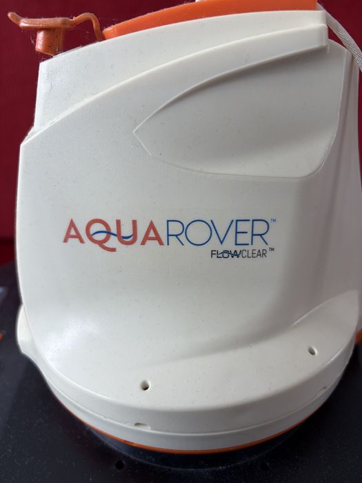 Robo para  limpar piscina