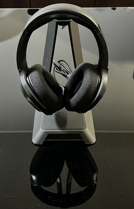 Razer Barracuda + Razer Base Station Chroma