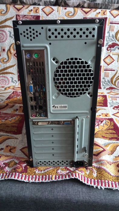 Системний блок в хорошому стані