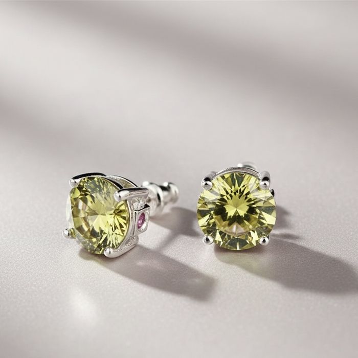 Olśniewające kolczyki z oliwkową cyrkonią i rubinem rod i pallad