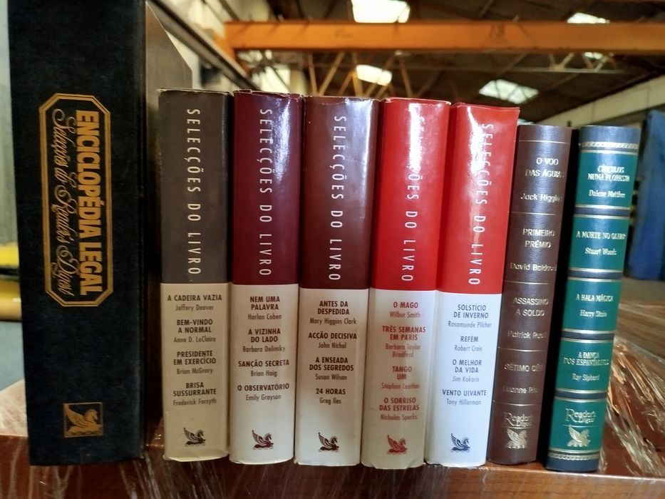 Livros sortidos em ótimo estado