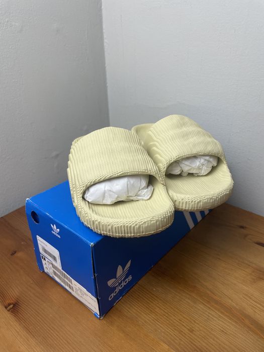 Adidas Slides “sand”