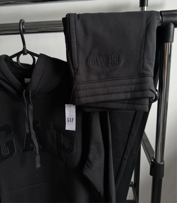 Костюм Gap в ворному кольорі