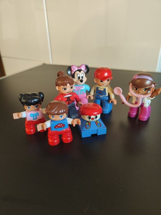 Conjunto LEGO Duplo com 548 peças