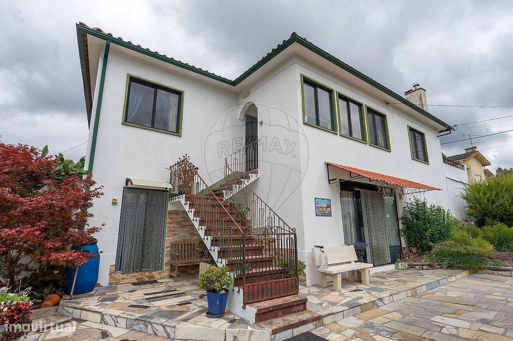 T3 Detached House for Sale in Vila Nova de Poiares