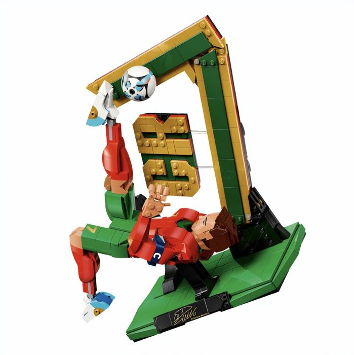 Lego 43016 - Cristiano Ronaldo – Lenda do Futebol

Average rating 4.9 out of 5 stars