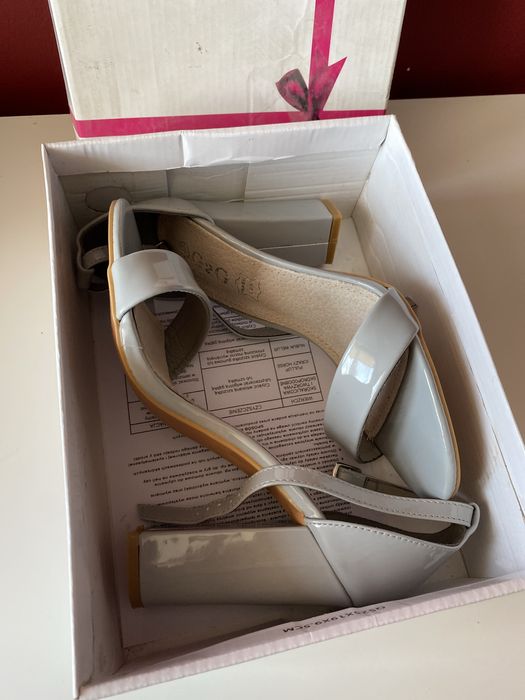 Buty na obcasie