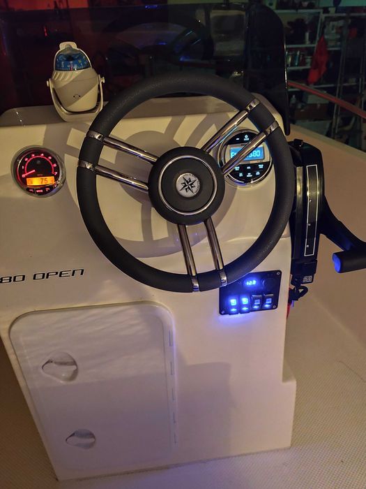 Lancha Isonautica 480 Open c/ Mercury de 60 hp Efi