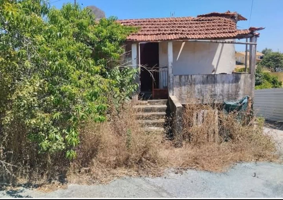 Casa ruínas +terreno