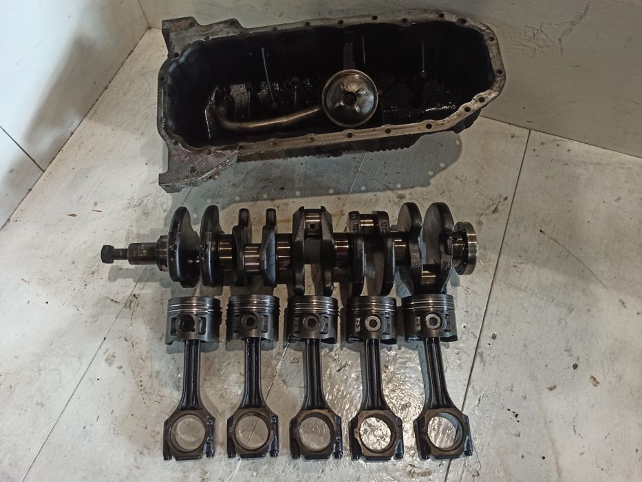 Комплект колінвал шатуни поршні VW T4 2.4 AAB AJA
