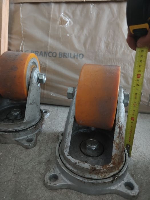 Rodas massiças para coisas bem pesadas