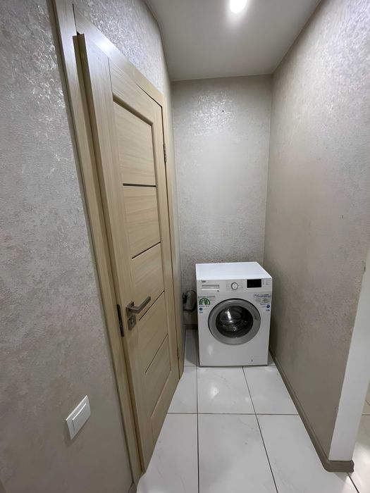 Продается 1-комнатная квартира в районе центральной площади.