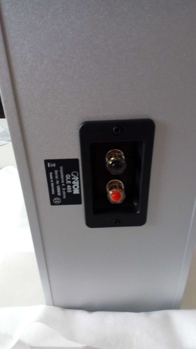 Głośnik centralny kolumna Canton GLE z metalową maskownicą