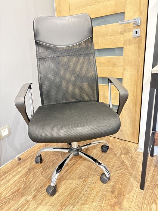 Fotel biurowy obrotowy