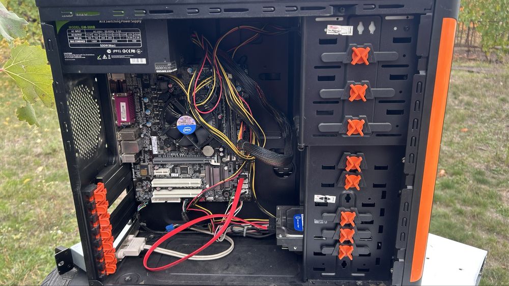 Продам системные блоки полностью в рабочем состоянии виндовс 10 НДД500