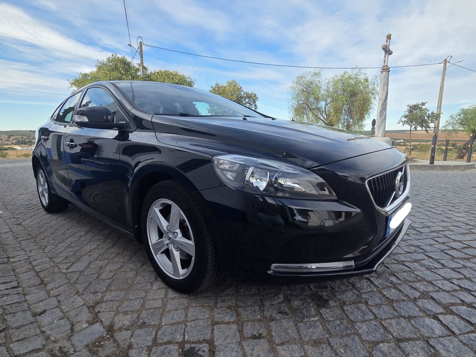 Volvo V40 D2 2.0 Diesel - 17 — photo 3