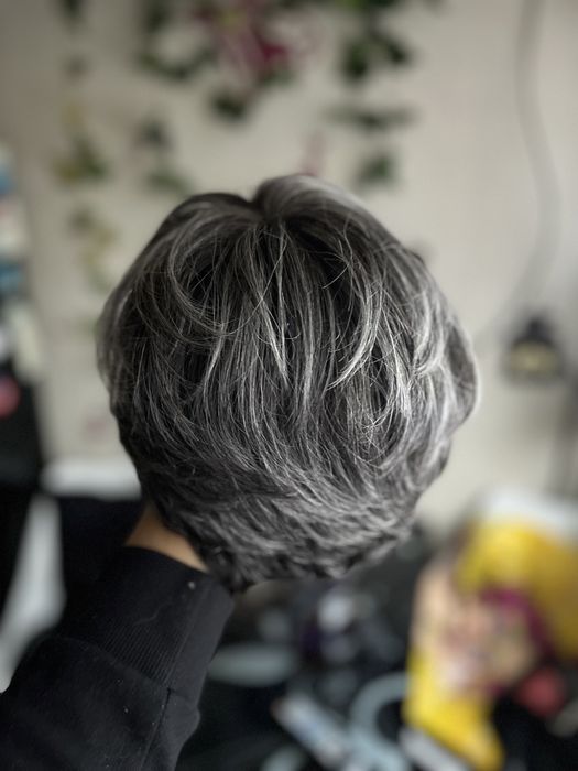 Peruka krótka Gisela Mayer