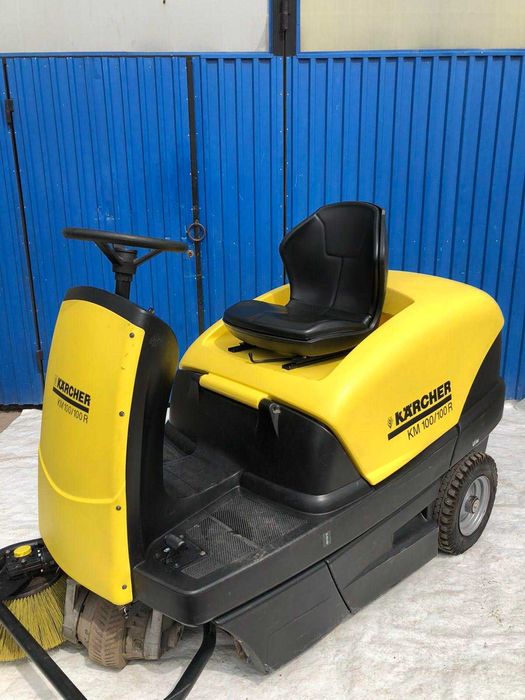 Підмітальна подметальная машина Karcher KM 100/100 R