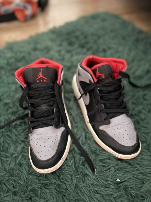 nike air jordan 1 mid