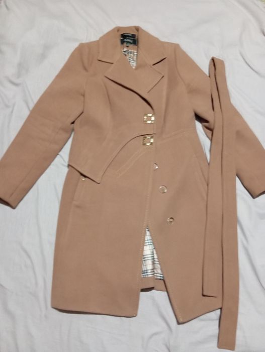 Осіннє пальто жіноче