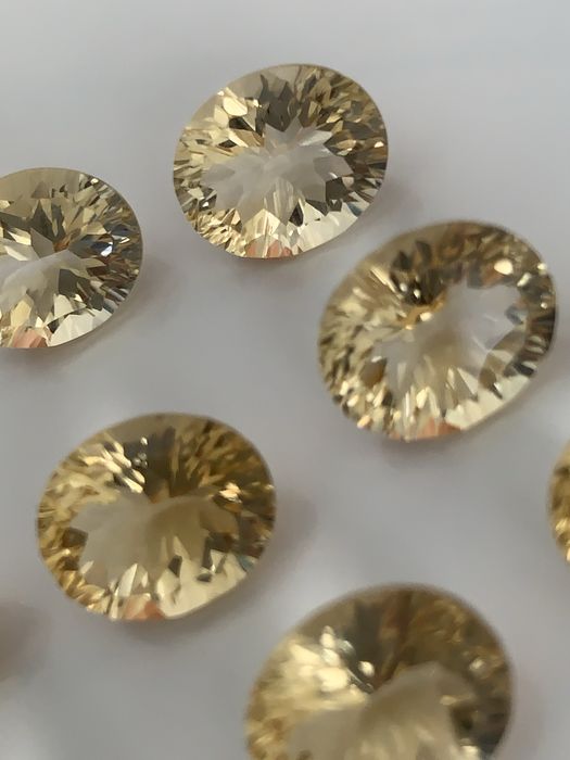 Ексклюзивний цитрин 4.6 ct, огранка Concave (Овал 10х12) — неймовірна гра світла!