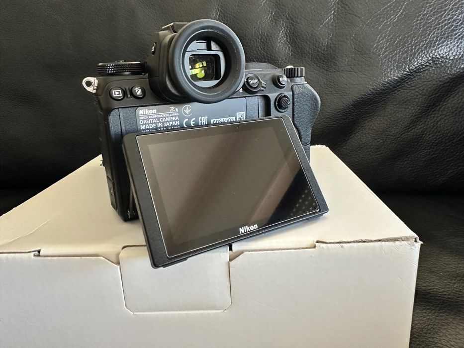 Nikon Z6 Kit + Lente 24-70mm f4 S + Acessórios