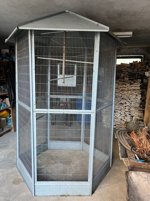 Viveiro pássaros hexagonal Gomez y Crespo