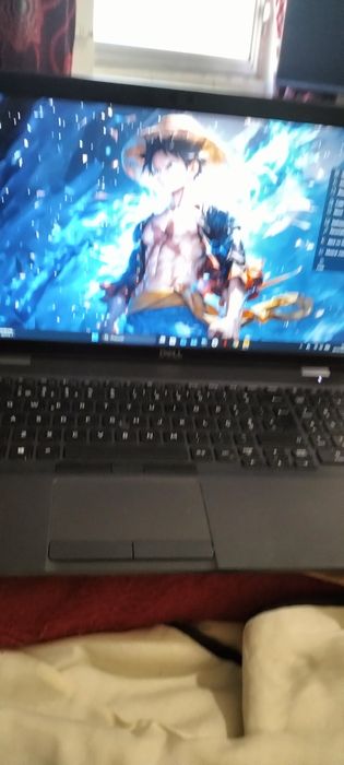 Portátil, monitor, teclado,rato