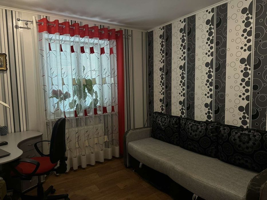 Продам двоповерховий будинок по вулиці Володимирскій