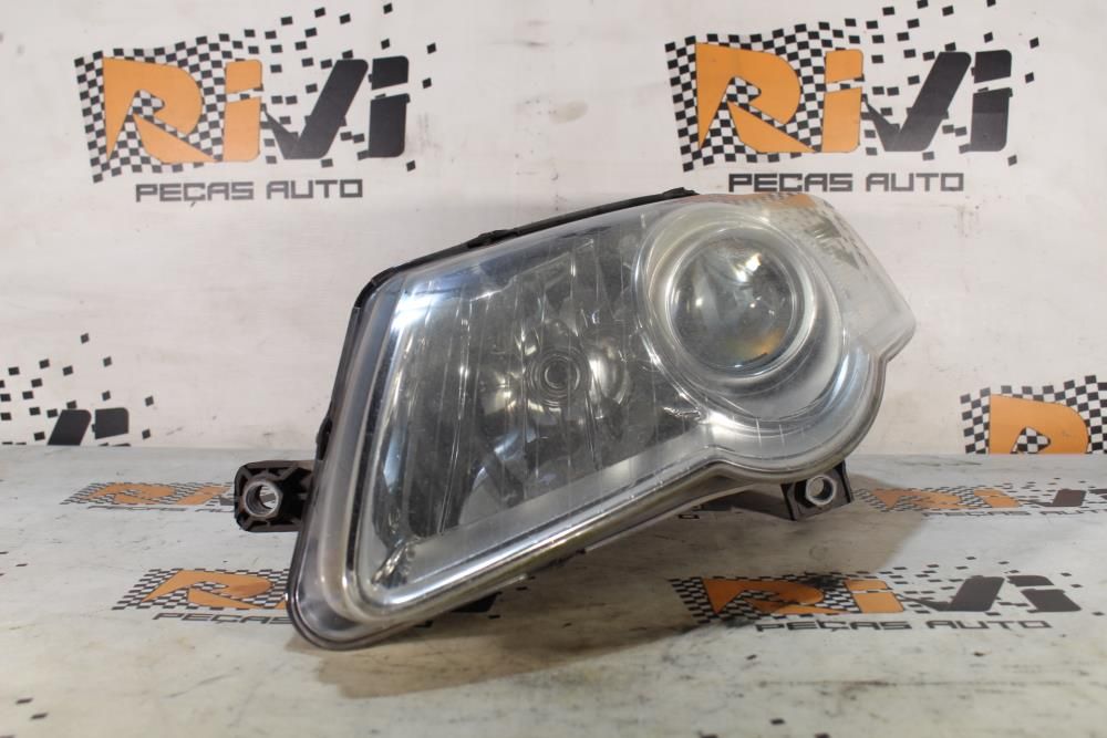 Ótica / farol esquerda VOLKSWAGEN Passat (3C2)